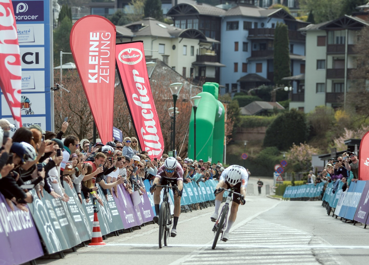 Jordan Habets (Rose Racing Circle) outsprinted Frederik Gustav Dahl (Team Give Steel)